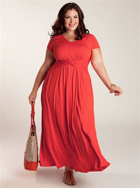 Plus wear. Plus Size Indian Outfits is an initiative of Utsav Fashion to reflect its vision of “Everyone is Different and Beautiful”. The platform makes available various collections of ethnic and Western clothes for both men and women. The category of Plus Size Indian Outfits includes blouses, pants, sarees, and much more. 