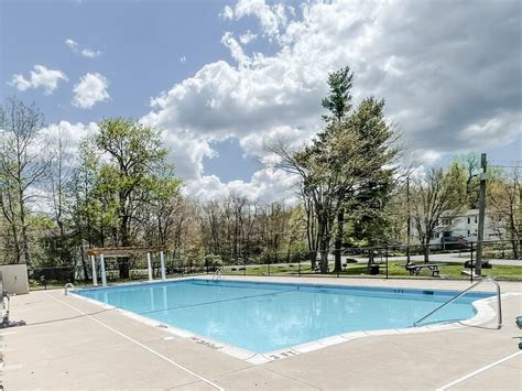 Pocono country place. A Pocono Country Place is a private and gated community of over 4,500 homes in a forested and natural setting. It offers lots of amenities, such as pools, lakes, miniature golf, tennis, dog parks, and more. 