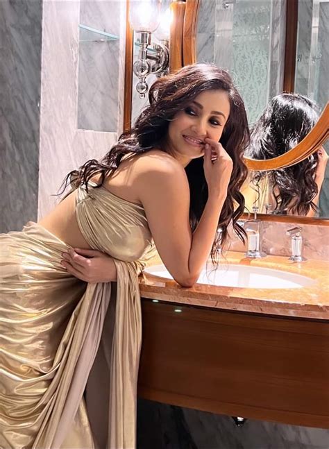 Pod mere khal sex.  #gameofthrones ‘The Interview’: Mia Khalifa Mia Kh...