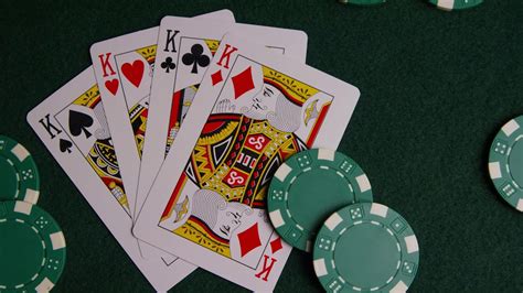 Poker oyununun qaydalarını yükləyin