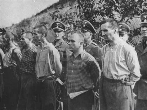 Polacy w obozach jenieckich i internowanych w latach 1939 1945. - Guide pratique du compagnon franc macon.