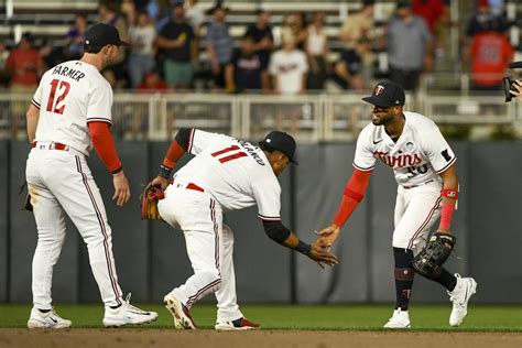Polanco’s RBI double gives Twins 1-0 win over Guardians