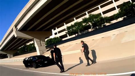 Policía de Frisco, Texas, detuvo por error a una familia que se dirigía a un torneo de baloncesto apuntándolos con armas: “Cometimos un error”
