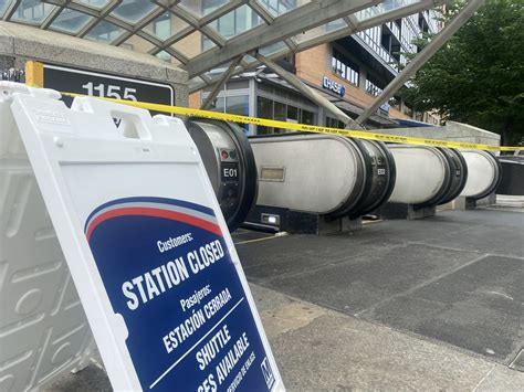 Police: 1 fatally shot inside Navy Yard Metro station