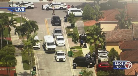 Police: 5 dead in apparent murder-suicide in Miami Lakes