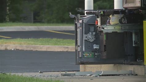Police: ATM hook-and-chain attack took less than a minute