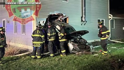 Police: Driver fled traffic stop, crashed into home in Townsend