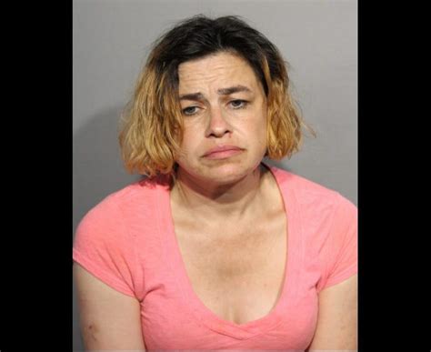 Police charge woman accused of mail thefts in Chicago