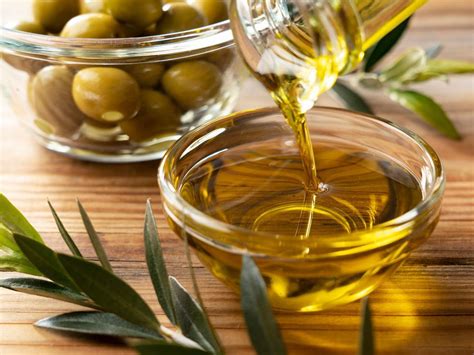 Police in Greece arrest father, son and confiscate tons of sunflower oil passed off as olive oil