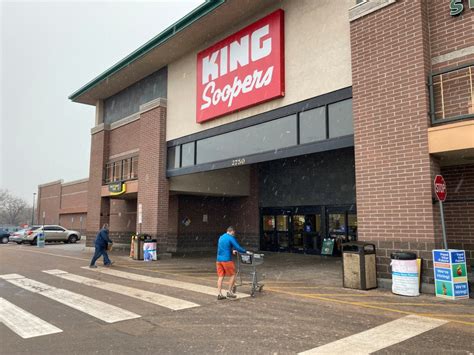 Police investigate bomb threat at Parker King Soopers