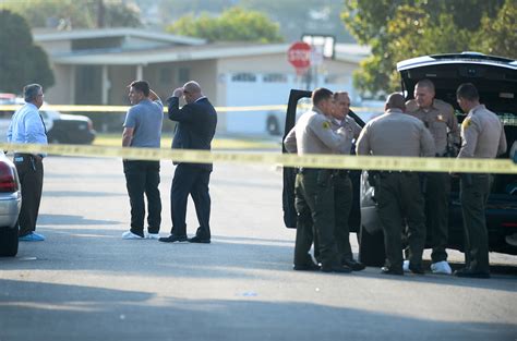 Police investigating deadly stabbing in Pico Rivera 