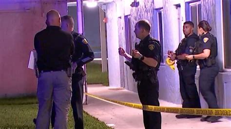 Police return to scene of shooting at Fort Lauderdale apartment complex that injured 5 amid search for gunmen