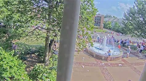 Police search for 2 teens who vandalized Webster Groves City Hall's fountain