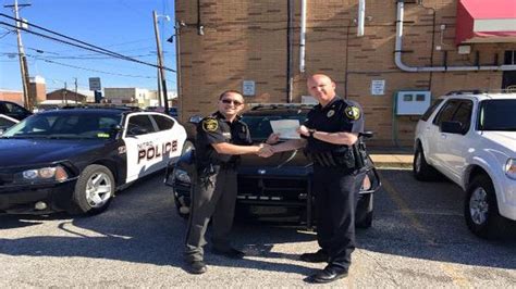 If you would like a Police Officer to patrol your neighborhood; please call Wood County Sheriff`s Office at (419) 354-9001, Rossford PD at (419) 666-5230, Walbridge PD at (419) 666-1830 or Lake Twp Police at (419) 666-5500 to request that an Deputy/Officer patrol your area. How can I contact Rossford Police Department? ROSSFORD POLICE ...