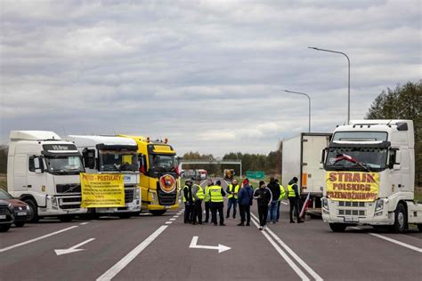 Polish truckers are in talks with Ukrainian counterparts as they protest unregulated activity