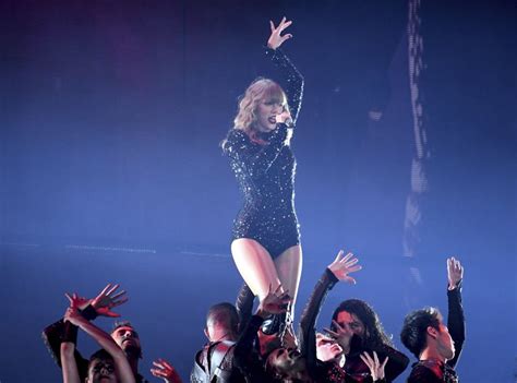 Politicians urge Taylor Swift to postpone Los Angeles concerts in solidarity with striking hotel workers