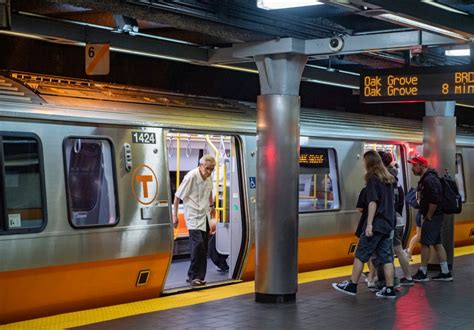 Poll finds 70% current, former MBTA riders report feeling unsafe