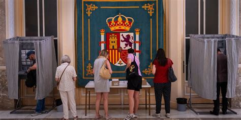 Polls close as Spain awaits results from election that could take the country to the right