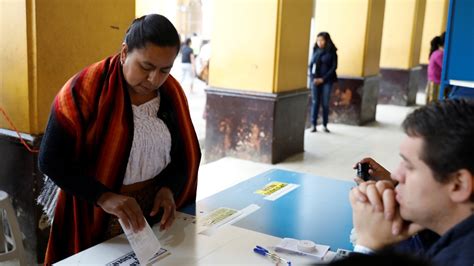 Polls close in Guatemala’s presidential runoff as voters hope for real change