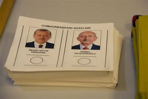 Polls close in Turkey as voters choose between Erdogan and Kilicdaroglu in presidential runoff