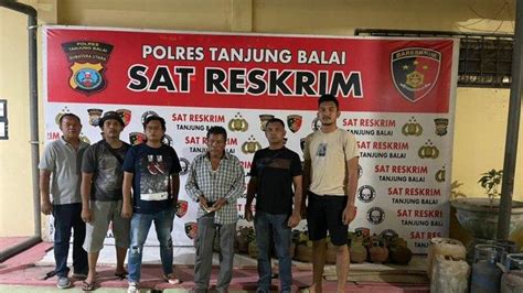 Polres siantar tangkap gintong pakpahan jurtul togel hongkong. 18 mei 2023 hari.
