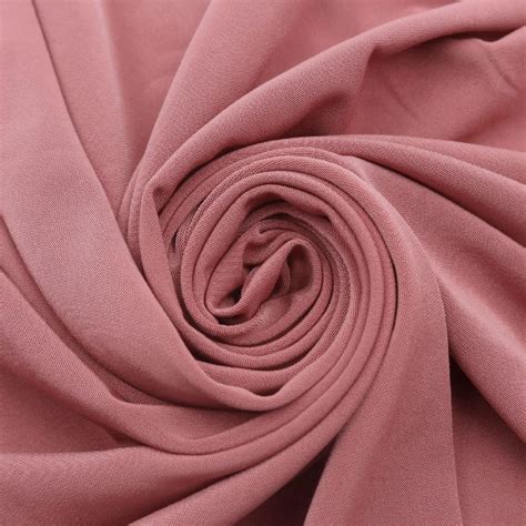 Polyester Marsala. 