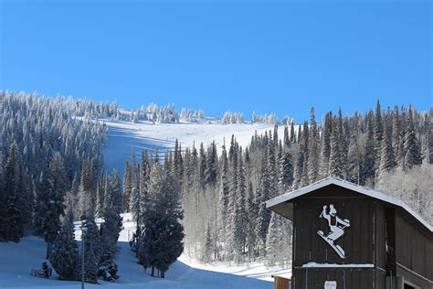 Pomerelle ski resort. Ski resorts--Idaho--Minidoka County--Photographs Ski lifts--Photographs. Location Pomerelle Mountain Resort (Idaho) Cassia County (Idaho) URL p1341n1_01_28. ... Punch Bowl, a black diamond area at Pomerelle Mountain Resort. 2003-03-29. Retrieved from the Digital Public Library of America, p1341n1_01_28. (Accessed February 28, 2024.) 