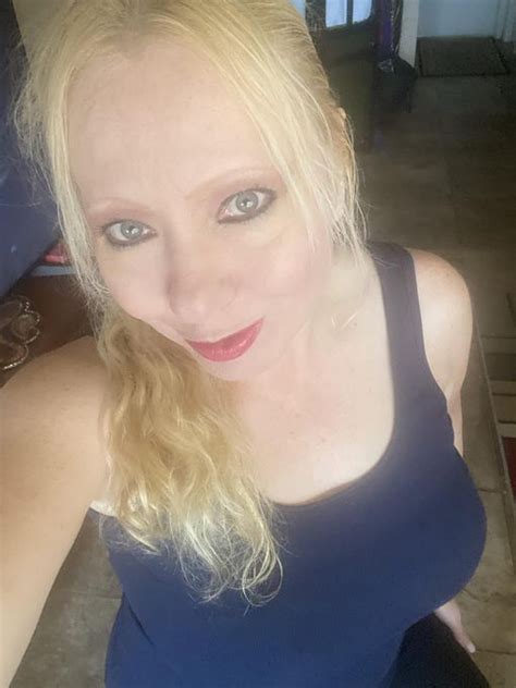 💥outcall full body rub💥 (Fort Lauderdale Executive) Sat 06 May discreet mobile massage at your hotel/home. full body massage bliss with gina. available now til lat ( Embassy Suites by Hilton Fort Lauderdale 17th ). 