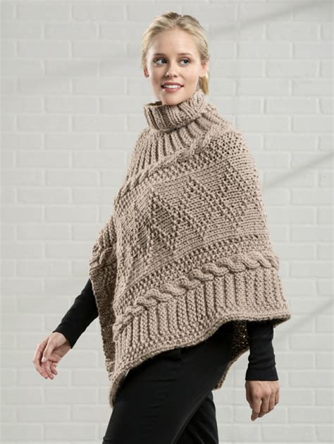 Poncho stricken aus einem stück