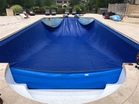 Pool liner cost. According to Home Advisor, the price of installing above-ground pool liners ranges between $250 and $800. The inground variety, on the other hand, will cost between $1,000 and $2,500. Note that the biggest determinant of the installation price is the size of the pool. The lowest price you may pay for a simple repair, on the other hand, is $350. 