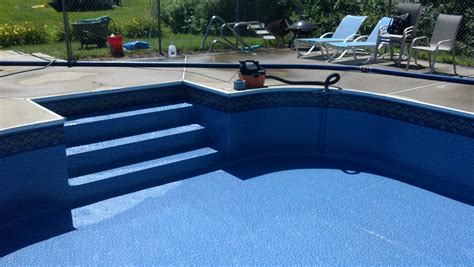 Pool liner replacement. On average, vinyl pool liner replacement costs range from $4,000 to $10,000+. This includes the price of the liner itself, as well as labor costs for removal and installation. The exact cost will depend on a number of factors, including where you live, the size and shape of your pool, and the type of liner you choose. 