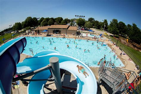 Pool spots near me. Jun 24, 2023 ... Beach, please! Check out these summer swimming spots around Kansas City · Missouri and Kansas are far from the ocean, but they're home to ... 