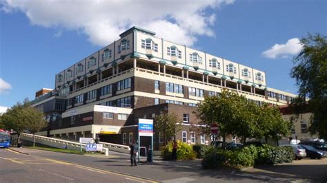 Poole businessman slams hospital