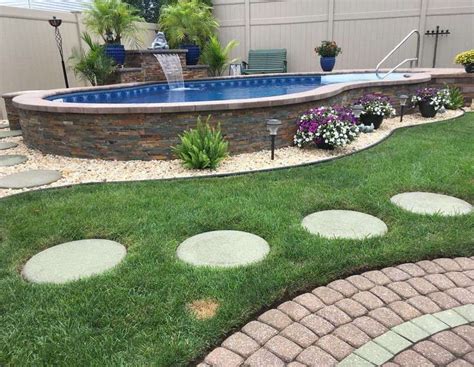 Poolsandsurfaces : POOLS & SURFACES