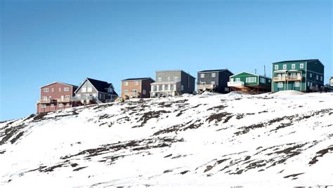Poor Inuit housing ‘direct result of colonialism’: federal housing advocate