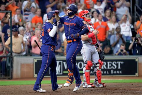 Poor defense, two Chas McCormick homers sink Red Sox in 9-4 loss to Astros