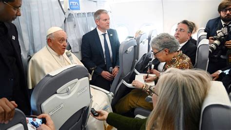 Pope open to helping return Ukrainian children in Russia