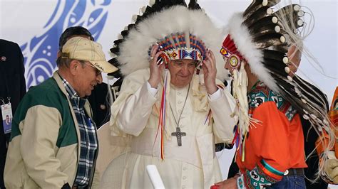 Pope returns sixty-two treasures to Native Canadians from Canada
