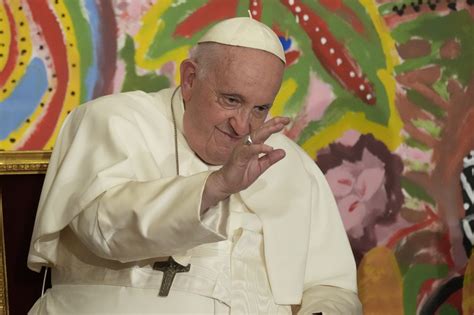 Pope runs fever, skips meetings, Vatican says
