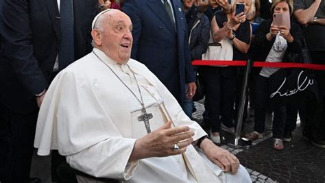 Pope short of breath, says he’s still feeling effects of anesthesia 2 weeks after surgery