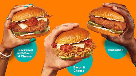 Popeyes bacon chicken sandwich. Nutrition Facts. 550 calories. 261 cals from fat. 29g fat. 32g protein. View Full Nutrition. Popeyes Blackened Chicken Sandwich Nutrition Facts, including calories, ingredients, allergens and Weight Watchers points. 