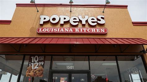 Popeyes close time. By Jonathan Maze on Apr. 19, 2022. Popeyes has redesigned its kitchens to be more efficient./Photo courtesy of Popeyes Louisiana Kitchen. Popeyes is going big into New York … 