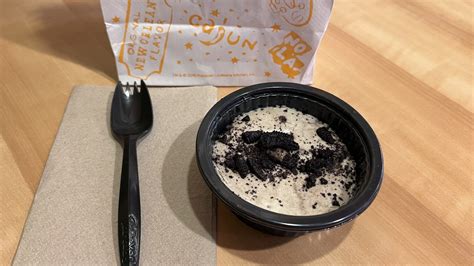 Popeyes oreo cheesecake. Cheesecake: In a bowl of an electric mixer, beat cream cheese on medium-high speed until smooth and fluffy, 2-3 minutes. Scrape sides and bottom of the bowl and beat for another minute. Add corn starch and sugar and mix until combined. Beat in eggs, one at a time, until well incorporated. 