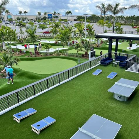 PopStroke, Fort Myers, Florida. 9,007 likes · 86 talking about this · 24,389 were here. PopStroke is a family-friendly golf and outdoor dining experience featuring two 18-hole Tiger Woods-d . 