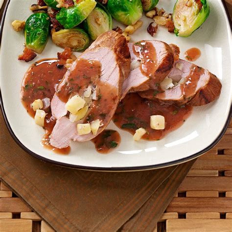 Pork tenderloin stuffed with apricots, apples and ginger