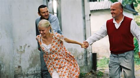 Edição: Alexandre Versignassi. 1. Love (2015) O cineasta argentino Gaspar Noé chocou público e crítica com duas horas de muito sexo. Tudo real, e em 3D. As cenas retratam as memórias safadas ...