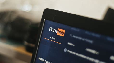 Pornhub.lcom Nude
