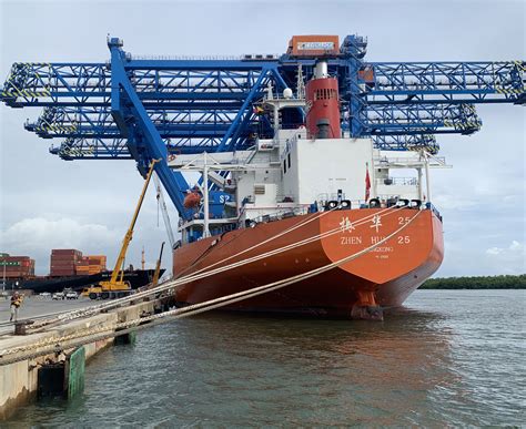 Port Everglades welcomes arrival of massive Super Post-Panamax container gantry cranes