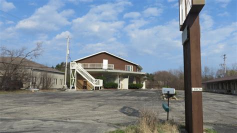 Port Zedler Motel, 10036 N Port Washington Rd, Mequon, WI …