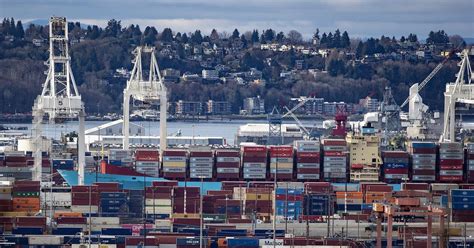 Port of Seattle investigator sues employer for discrimination